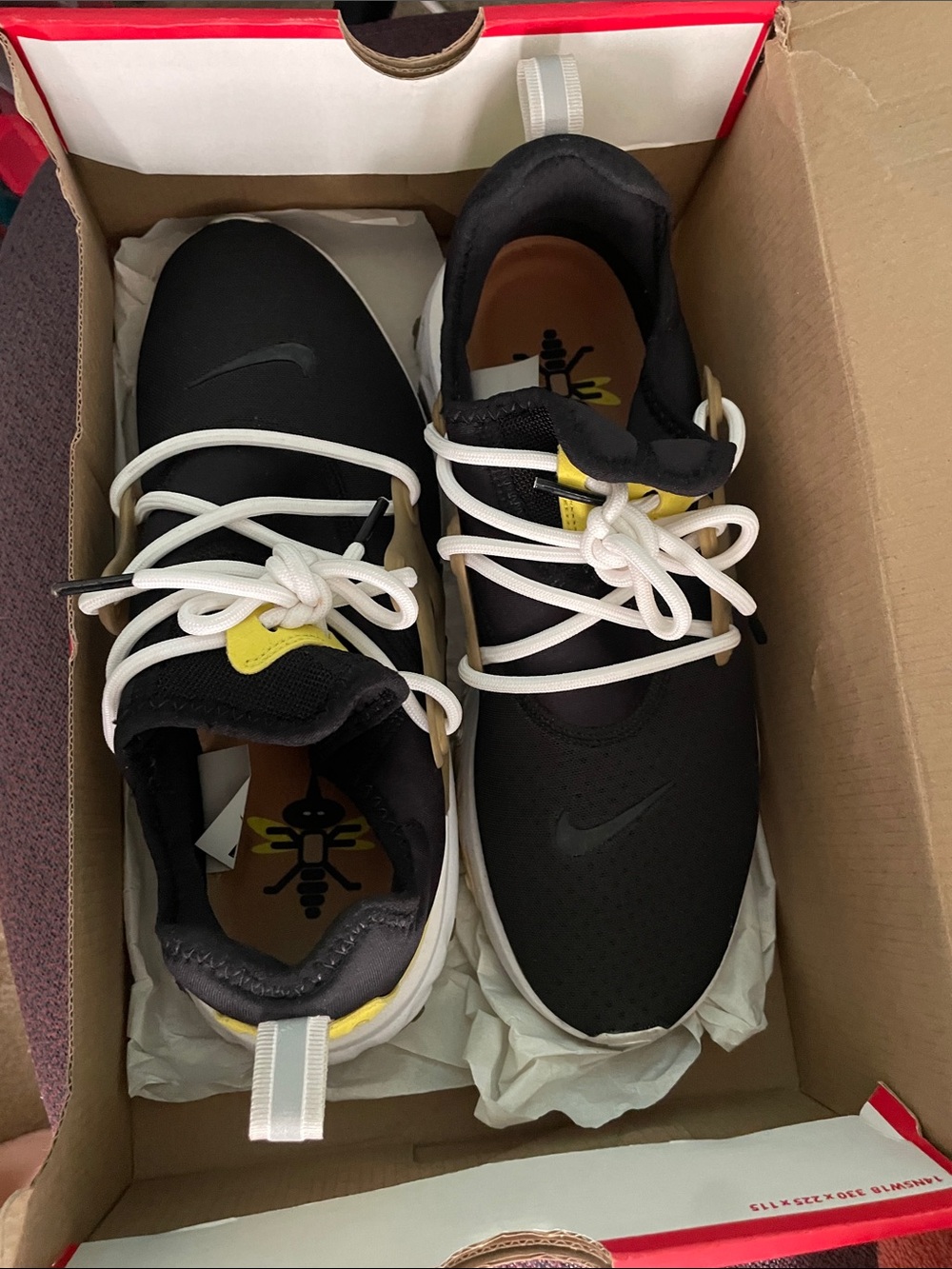 Nike Men’s Black and Yellow Casual Sneakers